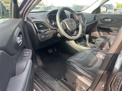 Used 2023 Jeep Cherokee Altitude Lux image 30