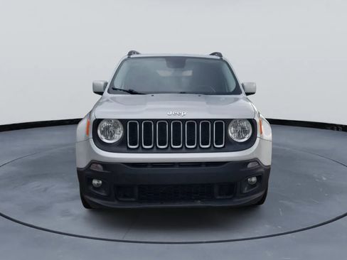 Used 2015 Jeep Renegade Latitude FWD image 2