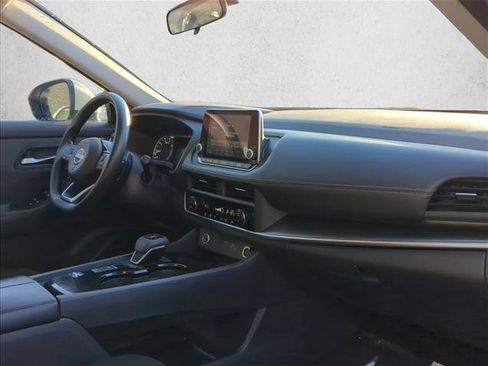 Used 2023 Nissan Rogue SV image 19