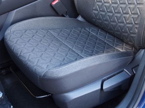 Used 2025 Nissan Kicks SV image 17