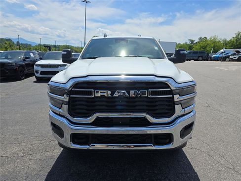 Used 2026 RAM 2500 Big Horn AWD/4WD image 8