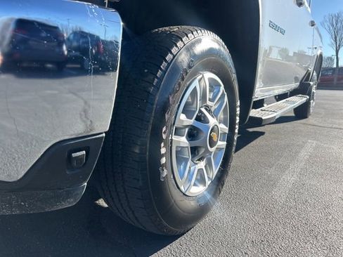 Used 2025 Chevrolet Silverado 2500 LT w/ Convenience Package image 12