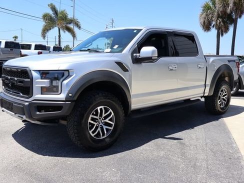 Used 2019 Ford F150 Raptor w/ Equipment Group 802A Luxury AWD/4WD image 4
