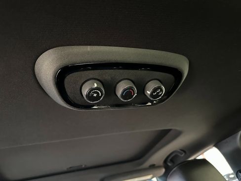 Certified 2024 Dodge Durango GT image 40