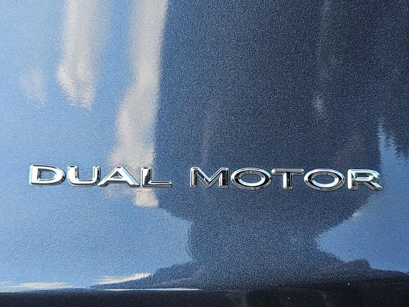 Used 2023 Tesla Model Y Long Range AWD/4WD image 32