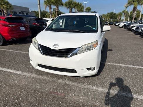 Used 2012 Toyota Sienna LE FWD image 3
