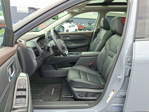 Certified 2023 Nissan Rogue SL image 16