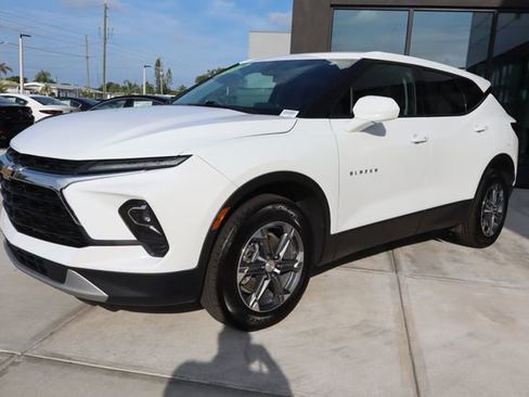 Used 2025 Chevrolet Blazer LT AWD/4WD image 8