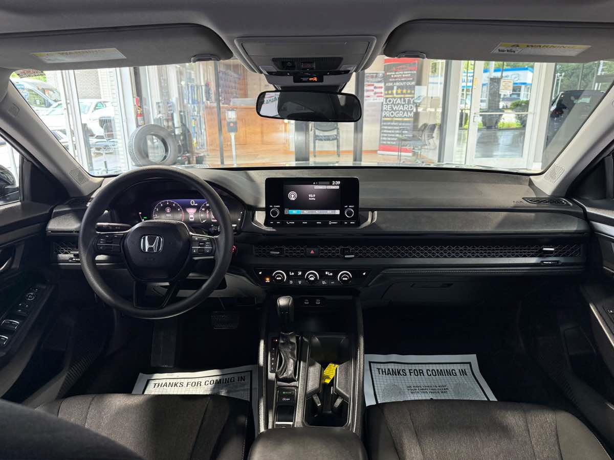 Used 2025 Honda Accord SE image 23