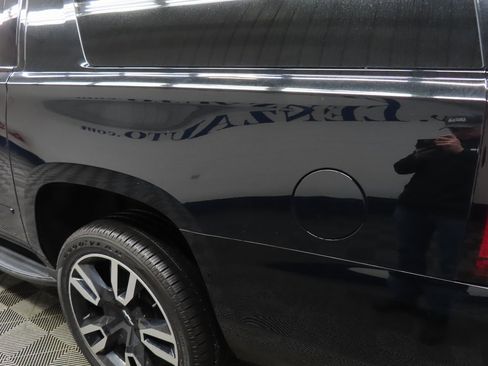 Used 2019 Chevrolet Suburban Premier image 40