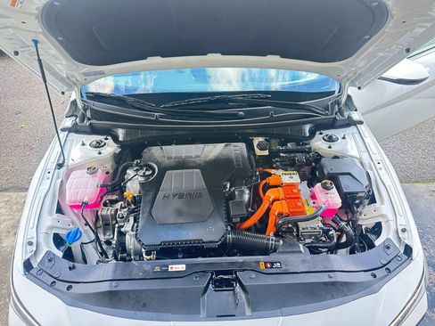 Used 2025 Hyundai Elantra Limited image 33