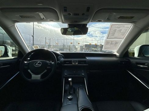 Used 2019 Lexus IS 300 image 18