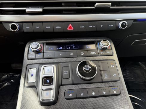 Used 2024 Hyundai Palisade Limited image 23