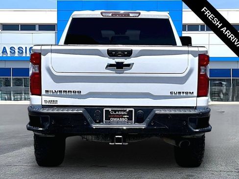 Used 2024 Chevrolet Silverado 2500 Custom w/ Custom Value Package AWD/4WD image 4