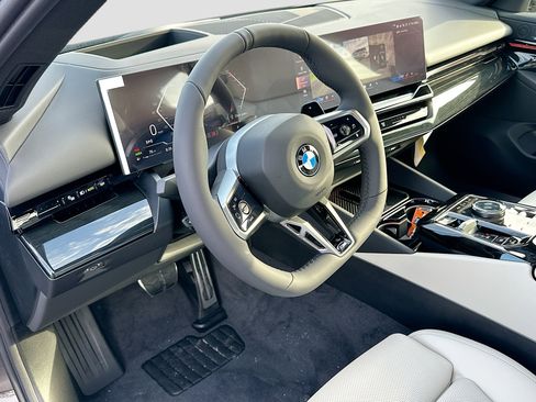 New 2026 BMW 530i w/ M Sport Package RWD image 7
