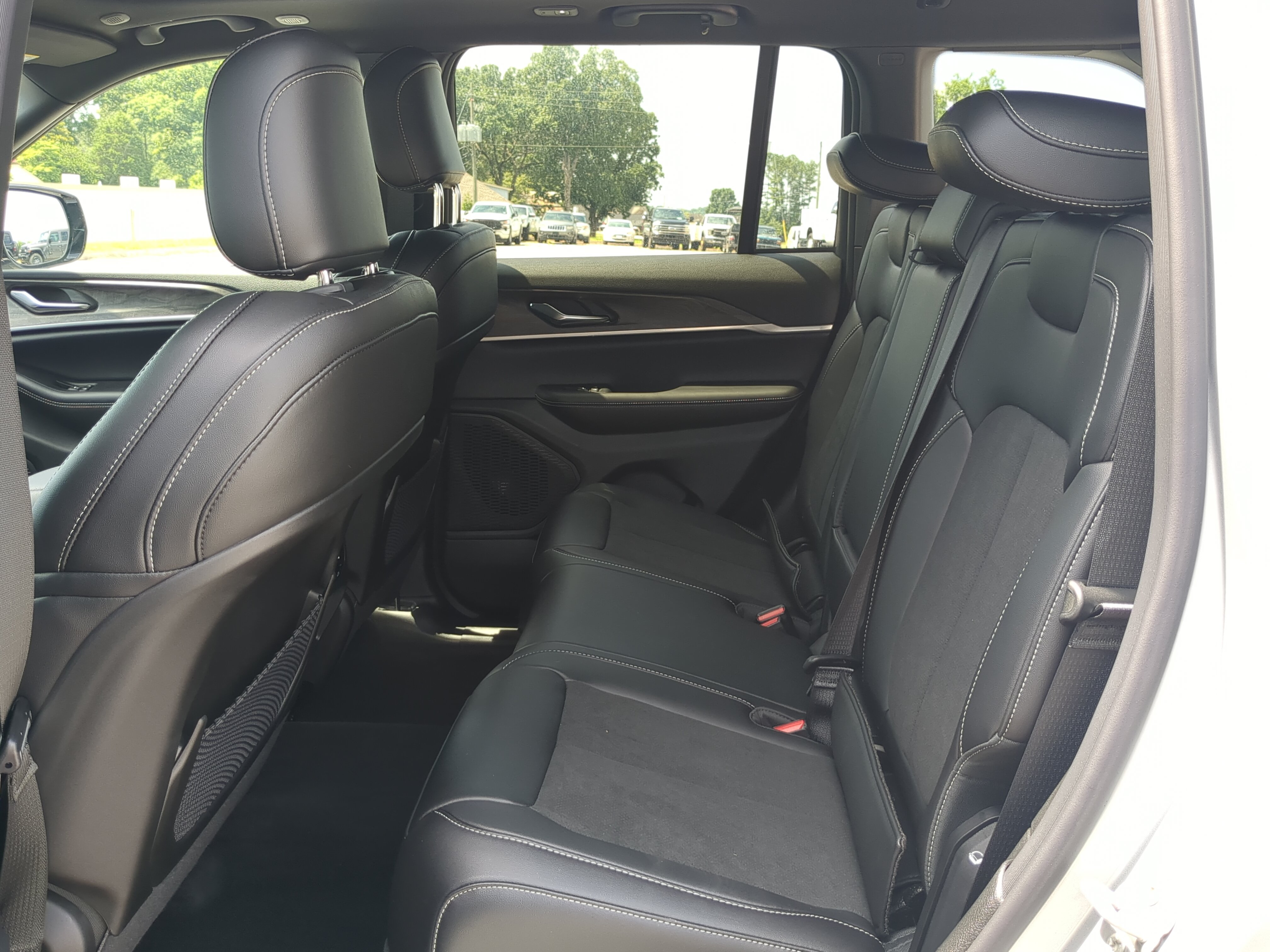 New 2026 Jeep Grand Cherokee Altitude RWD image 12