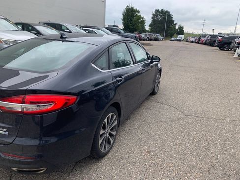 Used 2020 Ford Fusion SE AWD/4WD image 4