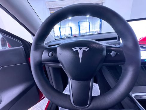 Used 2022 Tesla Model Y Long Range image 15
