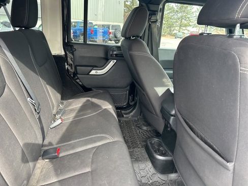 Used 2017 Jeep Wrangler Unlimited Sahara w/ Dual Top Group image 8