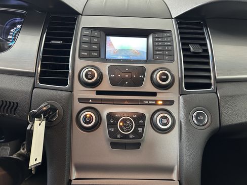 Used 2019 Ford Taurus SEL image 20