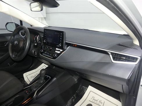 Used 2022 Toyota Corolla LE FWD image 23