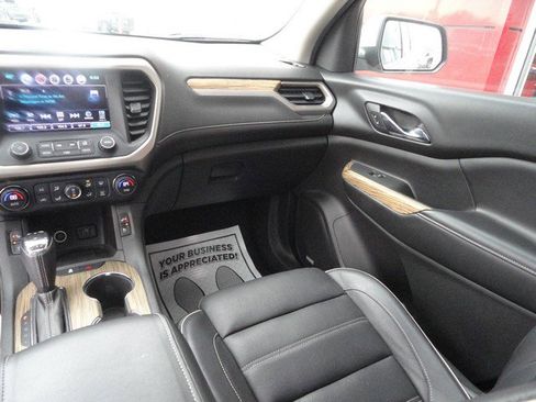 Used 2017 GMC Acadia Denali w/ Technology Package AWD/4WD image 13
