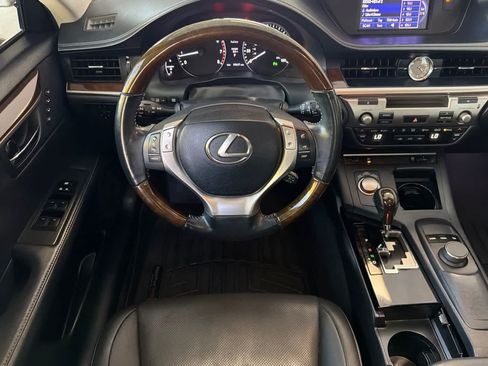 Used 2014 Lexus ES 350 w/ Premium Package FWD image 15