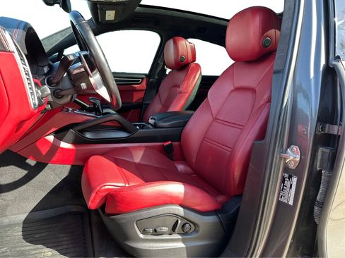 Used 2022 Porsche Cayenne GTS AWD/4WD image 20