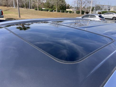 Used 2021 Toyota Highlander XLE image 10