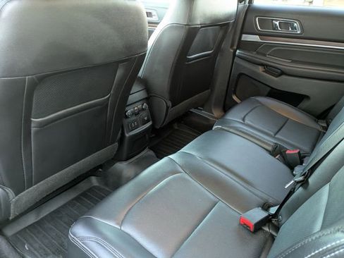 Used 2017 Ford Explorer Limited image 32