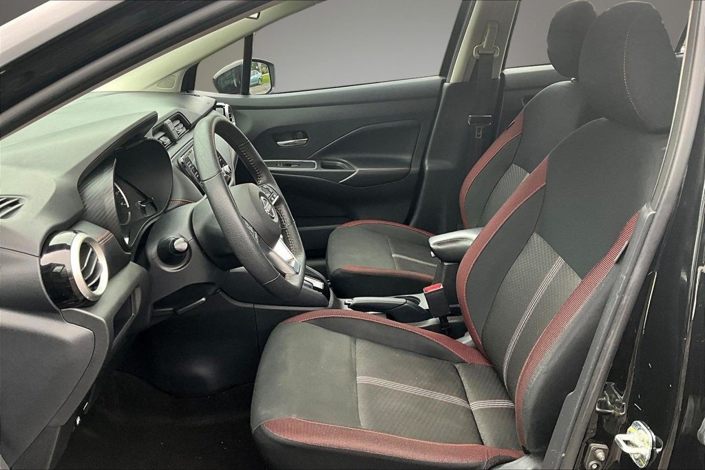 Used 2024 Nissan Versa SR FWD image 21