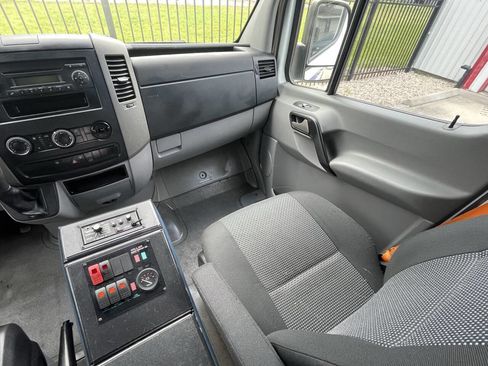 Used 2012 Mercedes-Benz Sprinter 2500 image 21