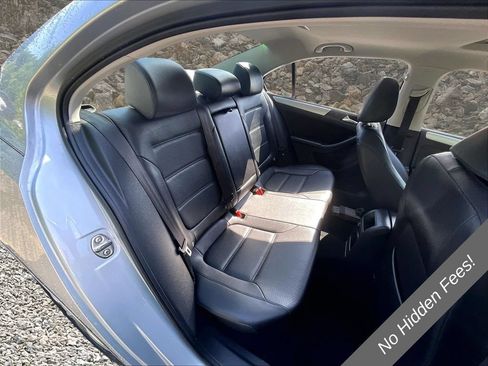 Used 2013 Volkswagen Jetta SE FWD image 24
