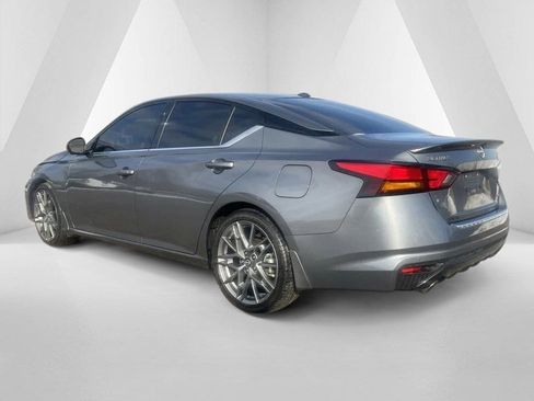 Used 2023 Nissan Altima 2.0 SR FWD image 5
