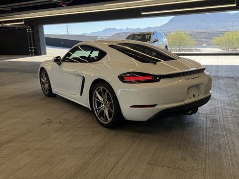 Used 2017 Porsche 718 Cayman S image 3