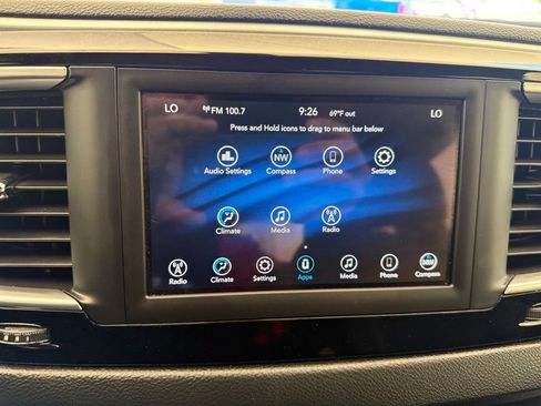 Used 2020 Chrysler Pacifica Touring w/ S Appearance Package FWD image 41