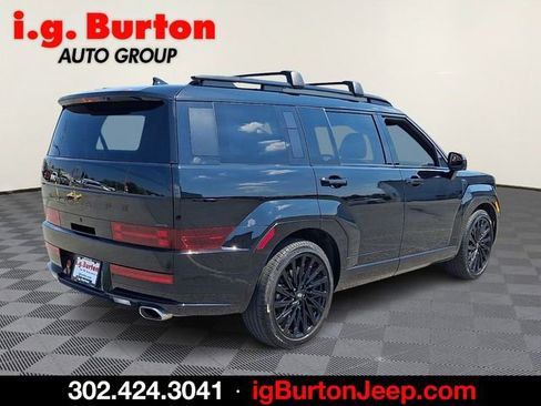 Used 2025 Hyundai Santa Fe Calligraphy AWD/4WD image 6