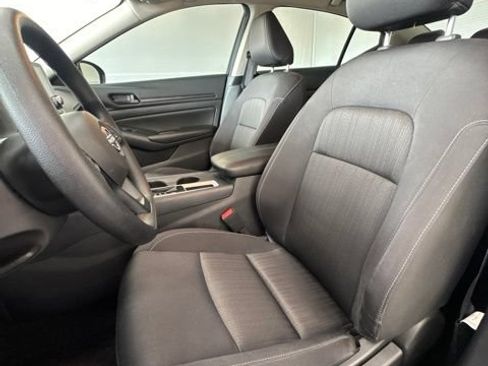 Certified 2025 Nissan Altima 2.5 S FWD image 13