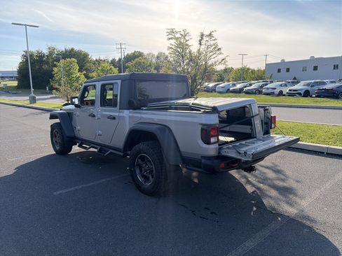 Used 2021 Jeep Gladiator Rubicon AWD/4WD image 6