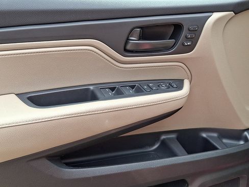Used 2024 Honda Odyssey EX-L image 17