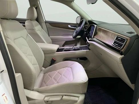 Used 2024 Volkswagen Atlas SE FWD image 92