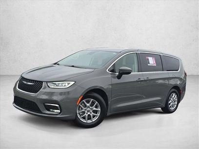 Used 2023 Chrysler Pacifica Touring-L