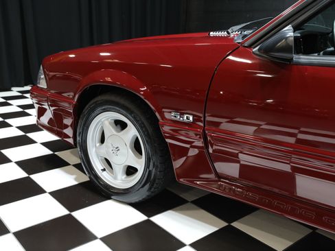 Used 1990 Ford Mustang GT RWD image 31
