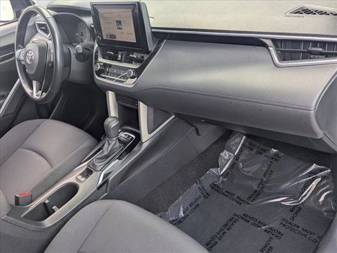 Used 2023 Toyota Corolla Cross LE image 19