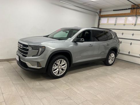 Used 2026 GMC Acadia Elevation w/ Elevation Premium Package AWD/4WD image 11