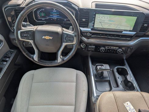 Used 2023 Chevrolet Silverado 1500 LT AWD/4WD image 33