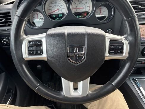 Used 2011 Dodge Challenger R/T image 19