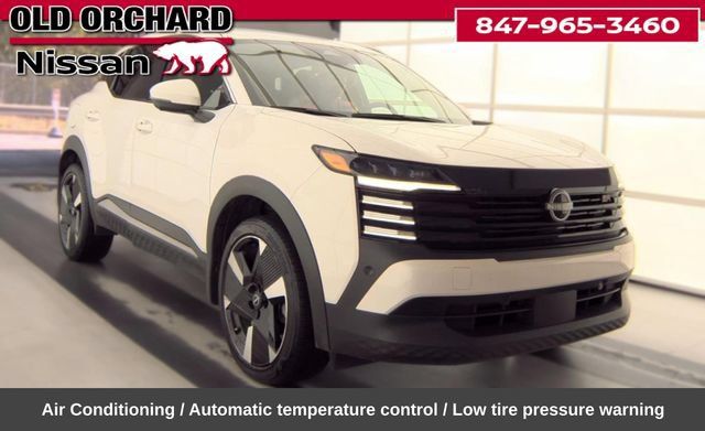 Used 2025 Nissan Kicks SR AWD/4WD image 2
