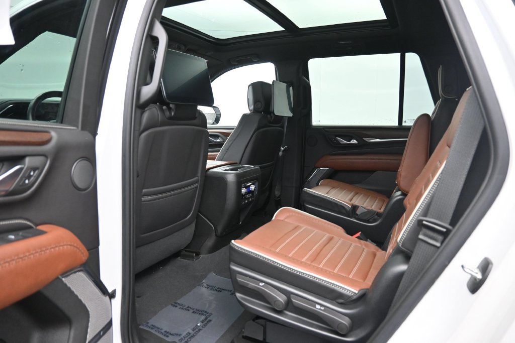 Used 2023 GMC Yukon Denali Ultimate AWD/4WD image 23
