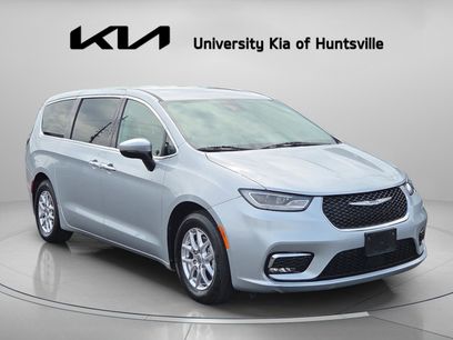 Used 2023 Chrysler Pacifica Touring-L